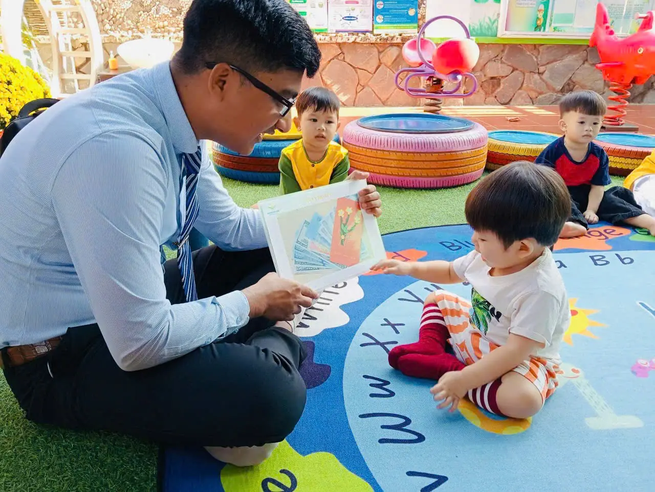 Tiếng Anh cho trẻ mầm non – Giúp bé tự tin làm quen ngôn ngữ mới từ sớm